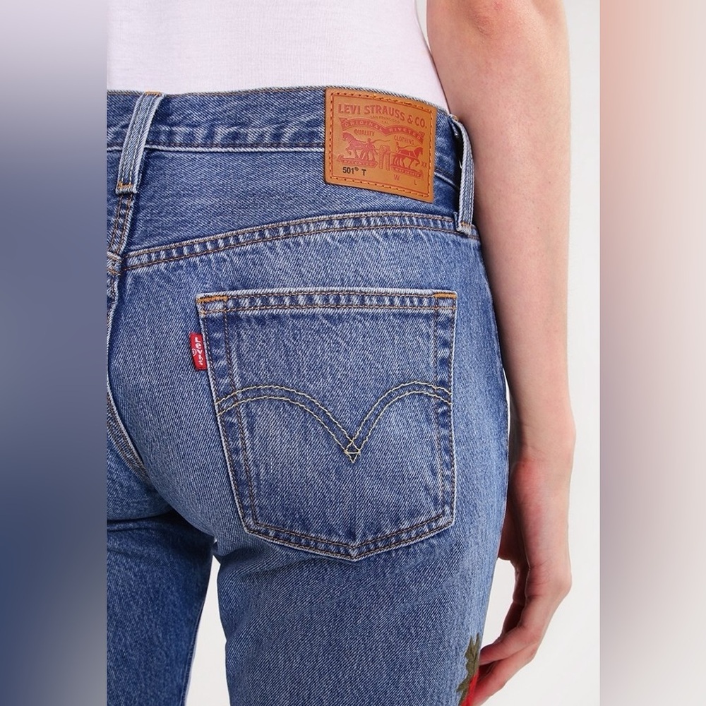 Levi’s 501 Size 26 Taper Floral Rose Embroidered Distressed Jeans - RARE✨ - Picture 12 of 14